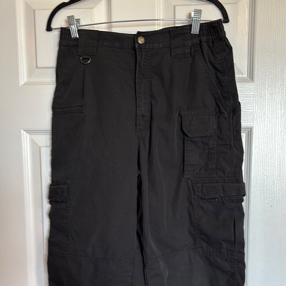 5.11 Tactical Series unisex black tactical cargo pants size 30 waist / 32 length